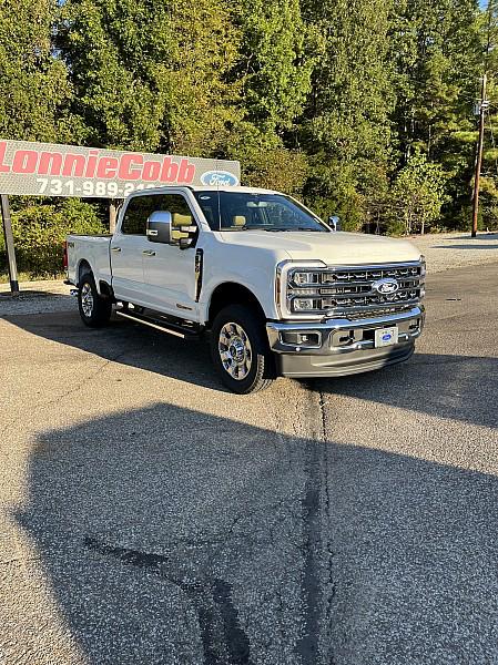 New 2027 Ford F-250 Lariat