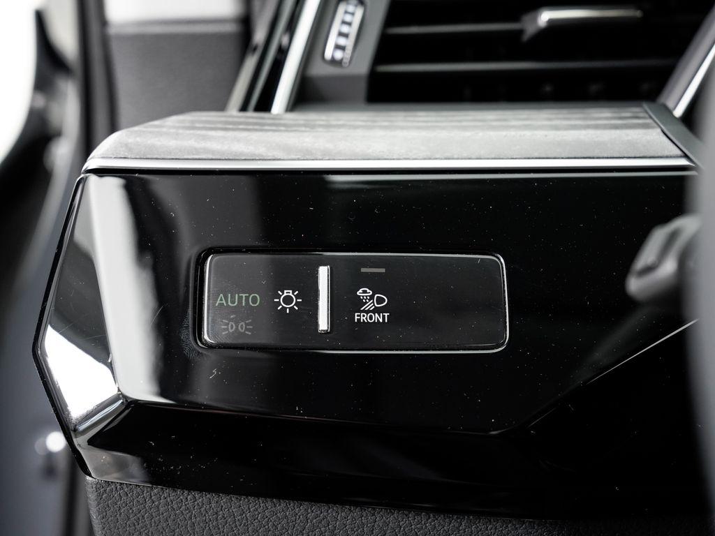 صورة 10 لـ 2024 AUDI Q8 E-TRON PREMIUM PLUS