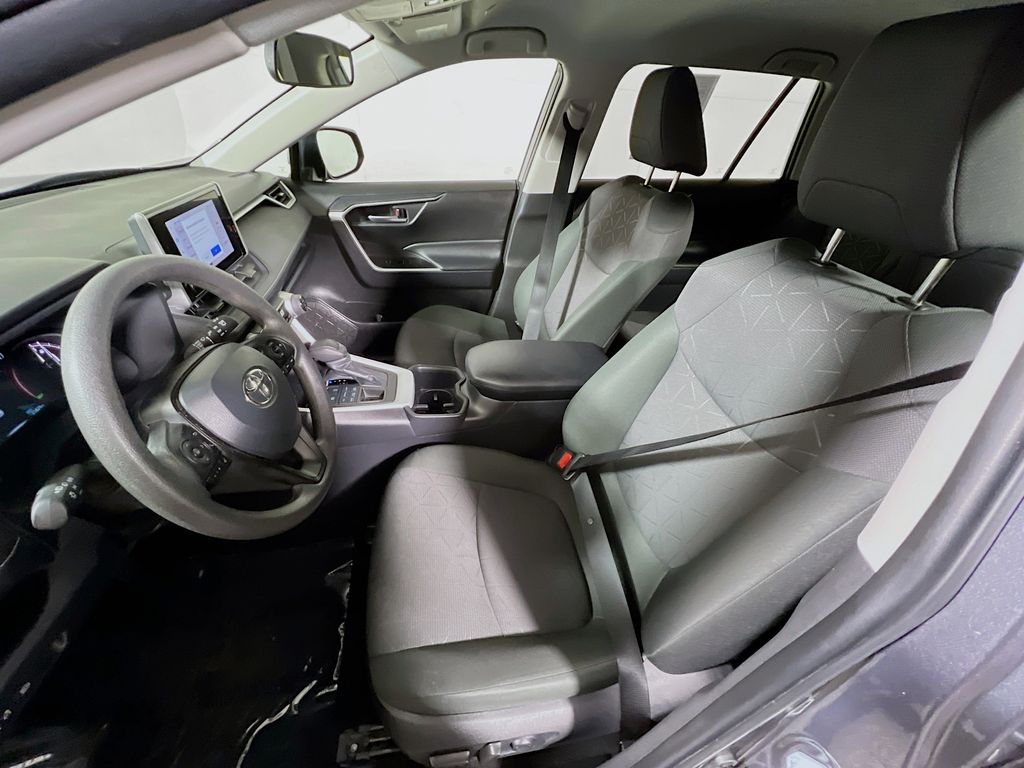 صورة مصغرة 18 لـ 2025 Toyota RAV4 XLE