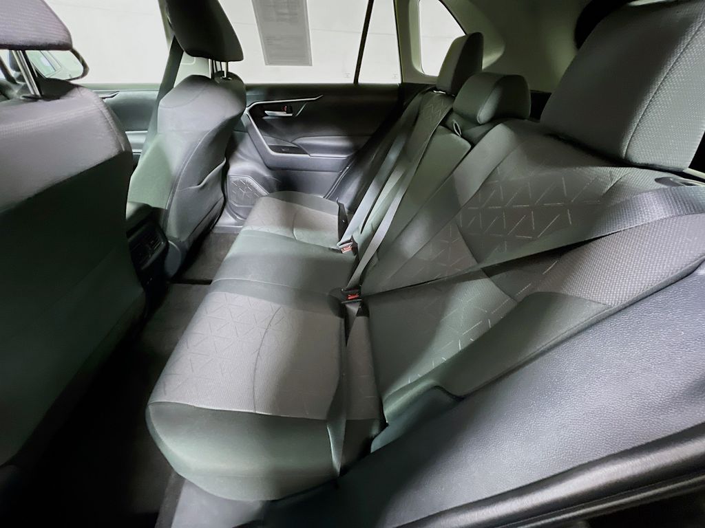 صورة مصغرة 21 لـ 2025 Toyota RAV4 XLE