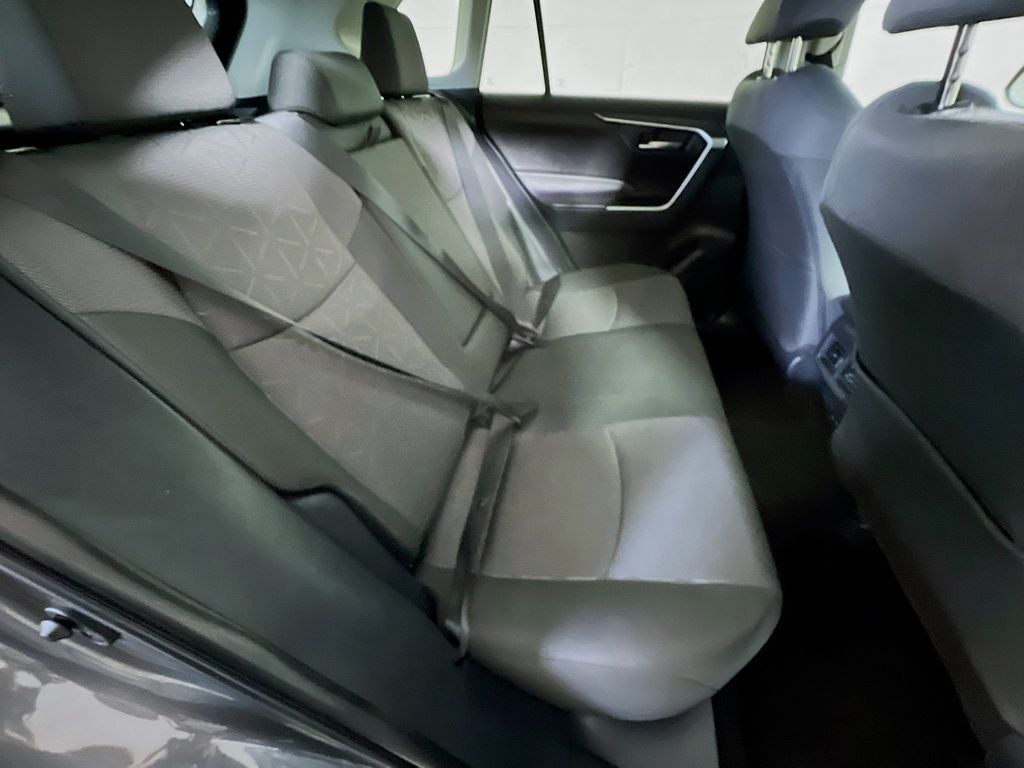صورة مصغرة 23 لـ 2025 Toyota RAV4 XLE