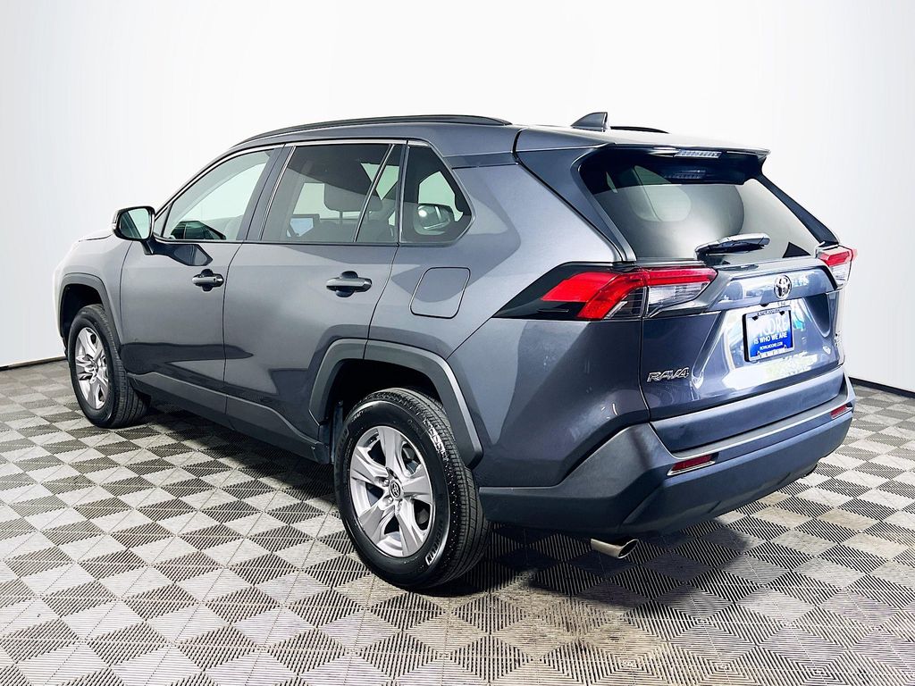 صورة 5 لـ 2025 Toyota RAV4 XLE