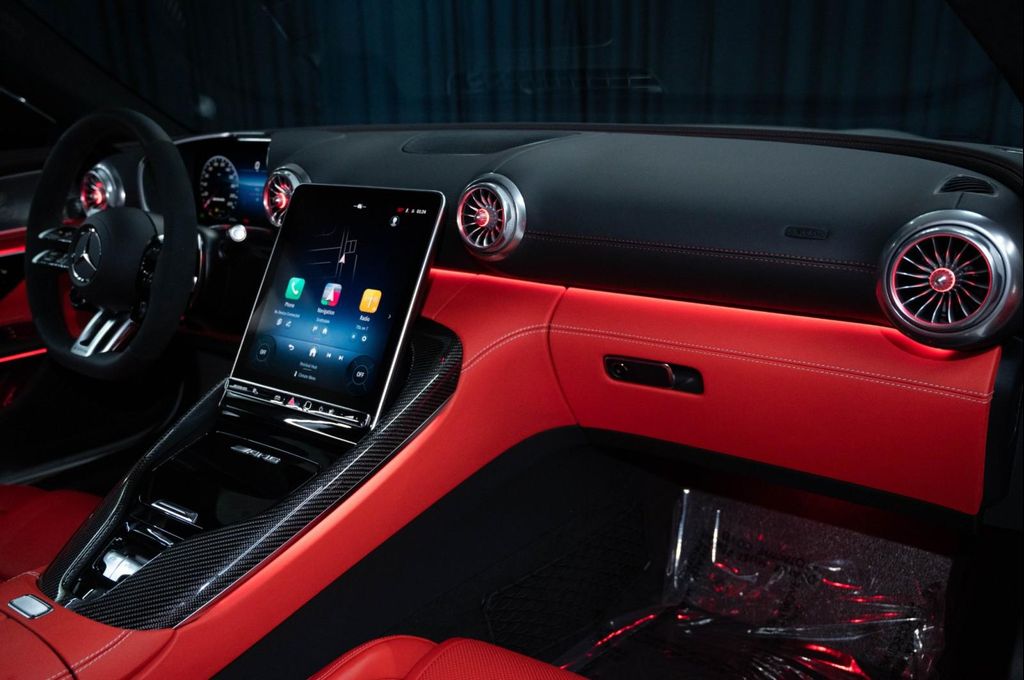 صورة مصغرة 17 لـ 2026 Mercedes-BENZ AMG SL 63 BASE