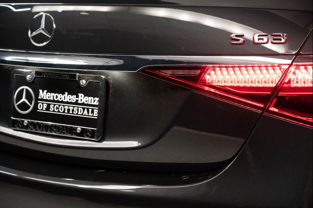2026 Mercedes-BENZ AMG S 63 E 4MATIC 照片 10