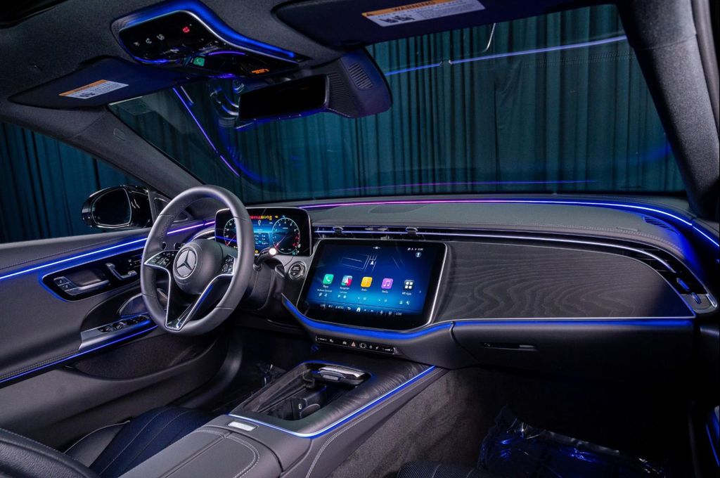 MERCEDES-BENZ E-CLASS - 4