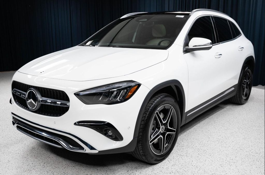 New 2026 Mercedes-Benz GLA 250 4MATIC
