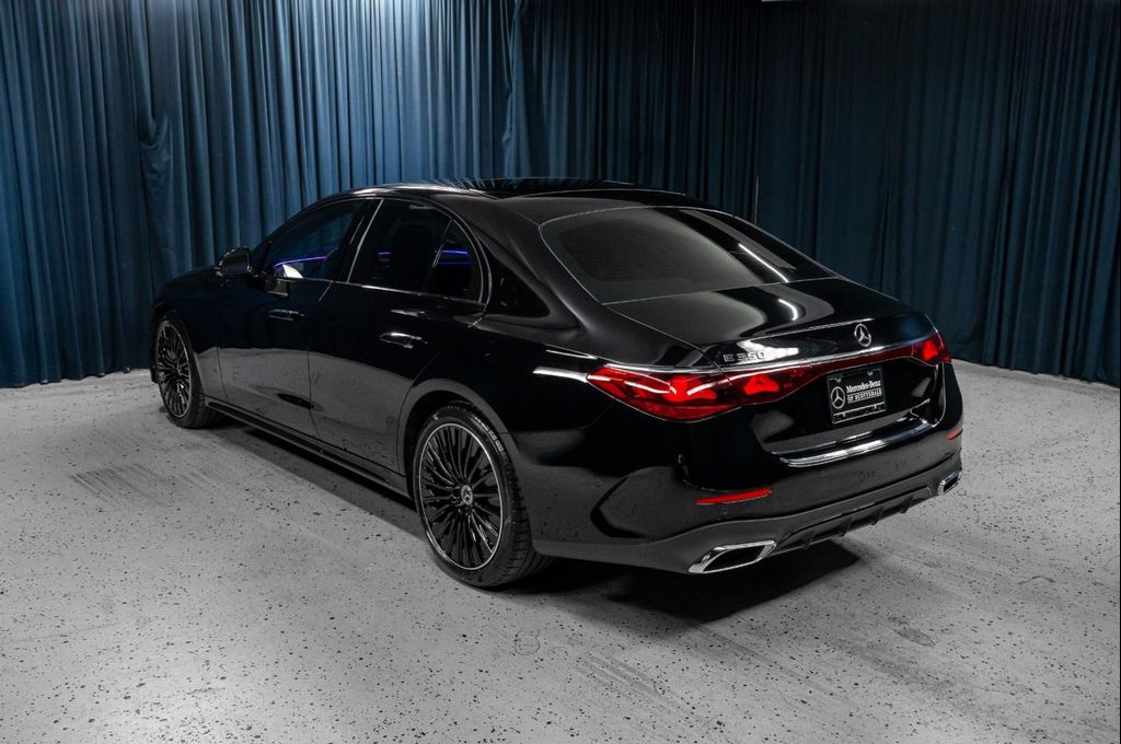 MERCEDES-BENZ E-CLASS - 9