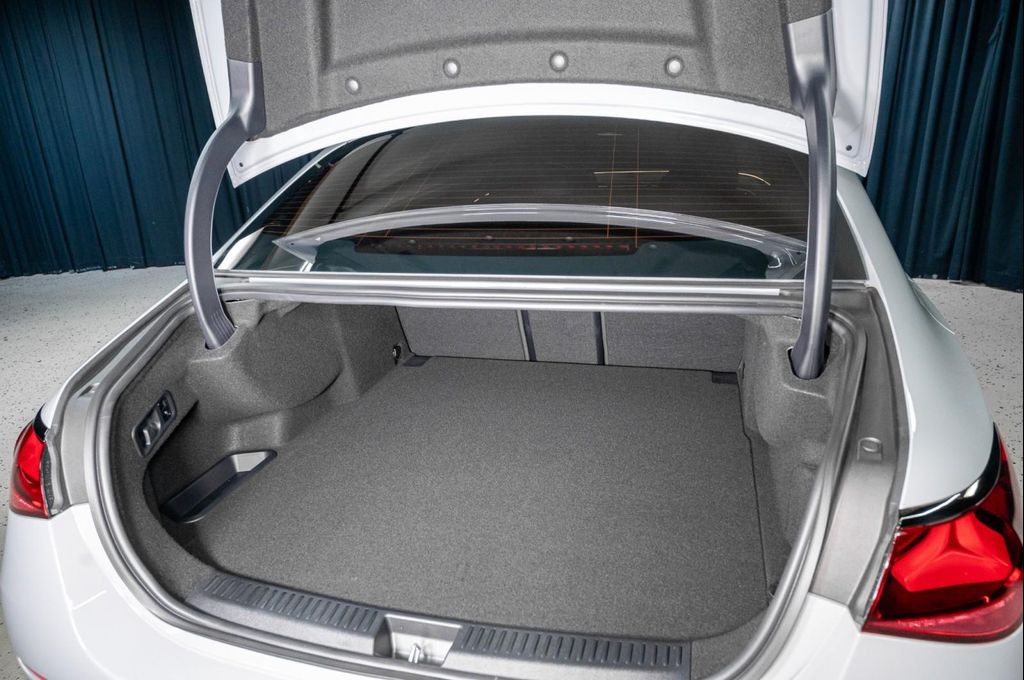 MERCEDES-BENZ E-CLASS - 6