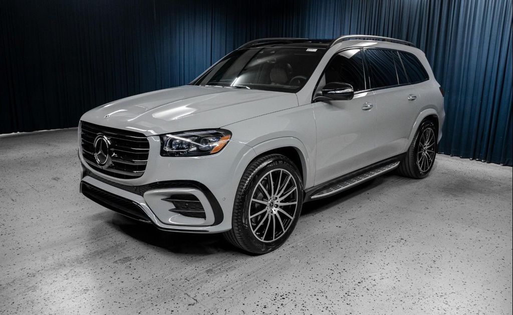New 2026 Mercedes-Benz GLS 580 4MATIC