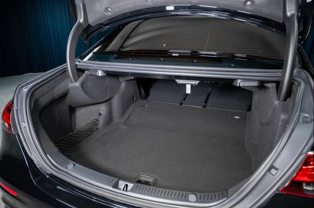 MERCEDES-BENZ E-CLASS - 7