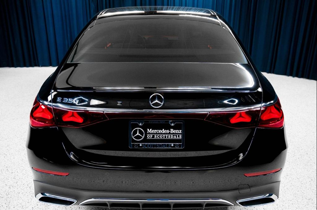 2026 Mercedes-BENZ E-CLASS — фото 6