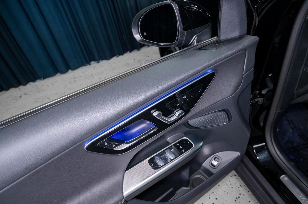 MERCEDES-BENZ GLC - 10