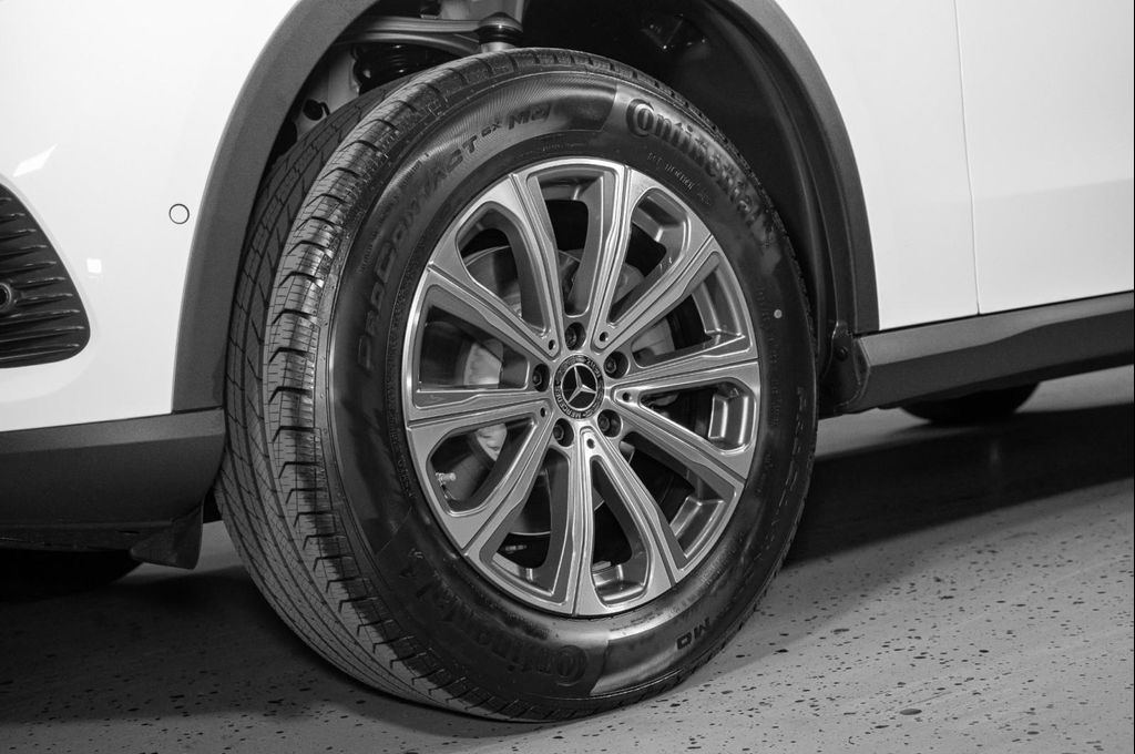 MERCEDES-BENZ GLC - 9