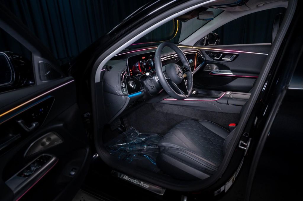 MERCEDES-BENZ E-CLASS - 10