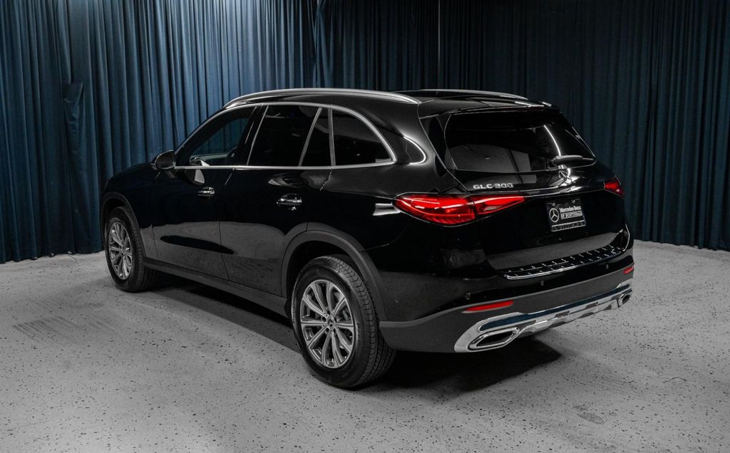 MERCEDES-BENZ GLC - 9