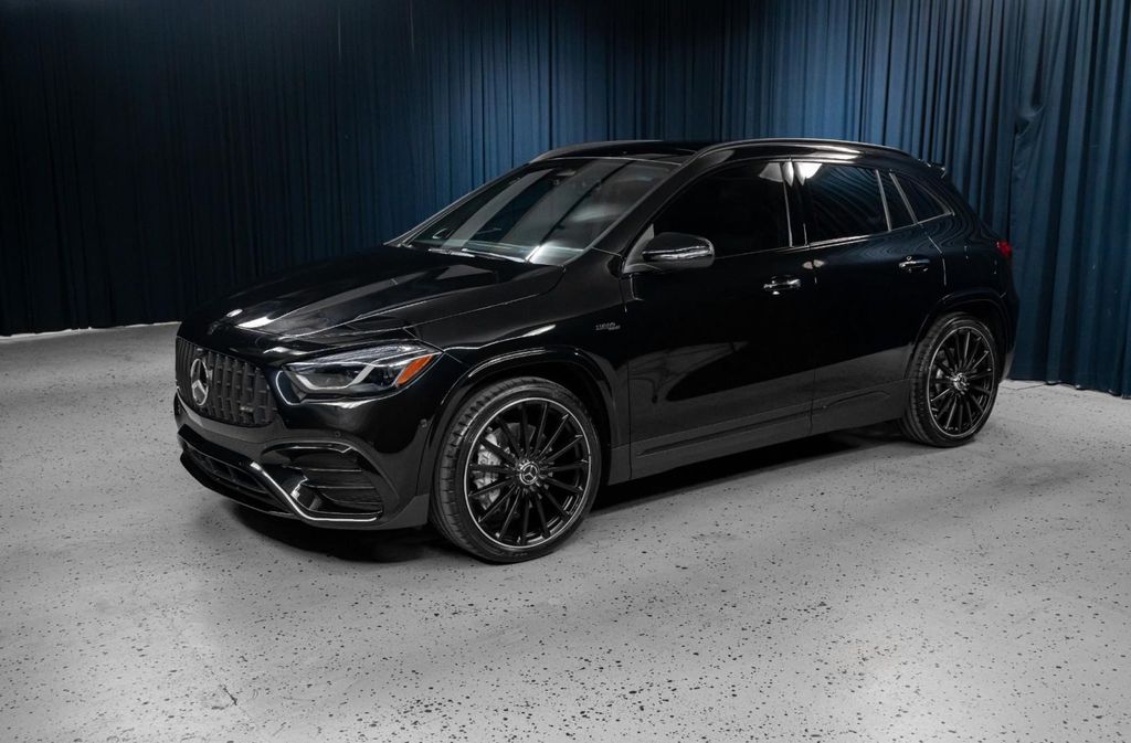 MERCEDES-BENZ GLA-CLASS AMG - 1