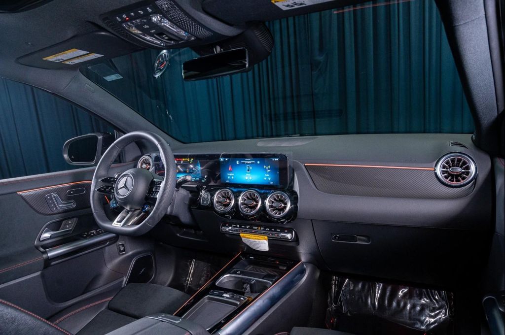 MERCEDES-BENZ GLA-CLASS AMG - 4