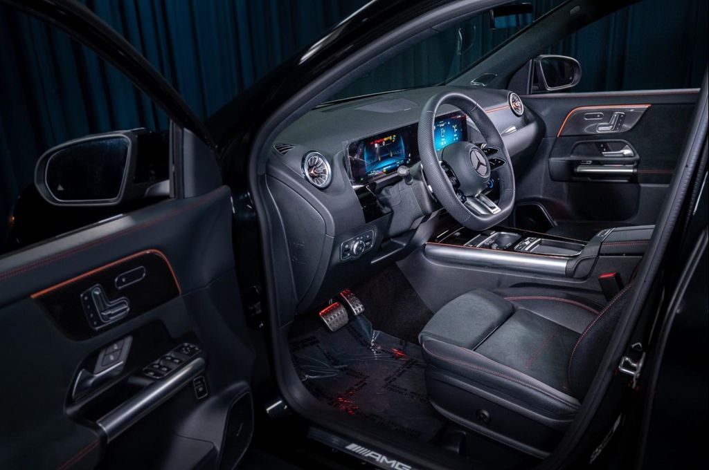 MERCEDES-BENZ GLA-CLASS AMG - 9