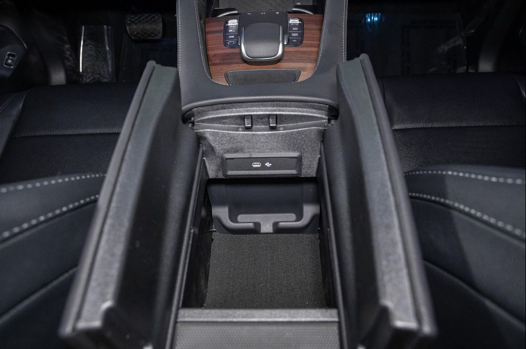 2026 Mercedes-BENZ GLE — миниатюра 22