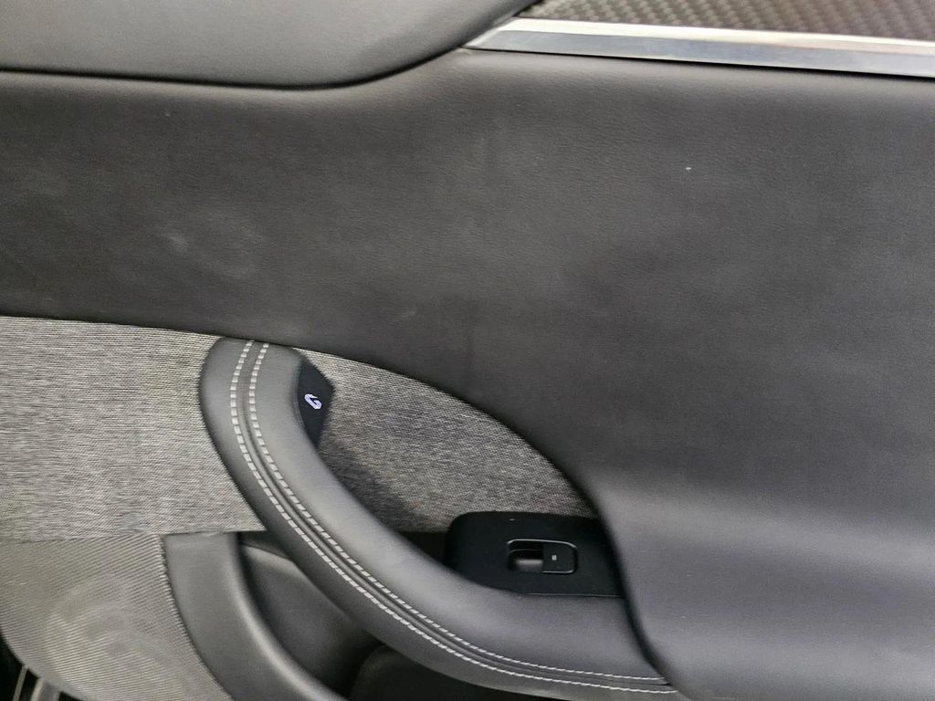 TESLA MODEL S PLAID - 8