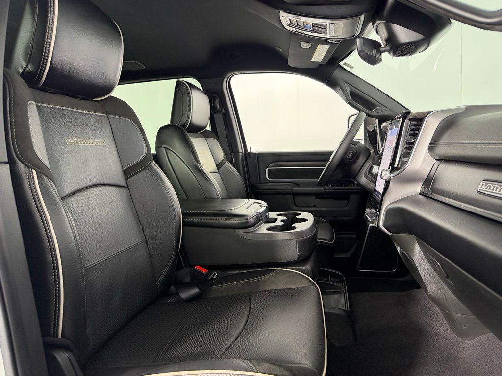 2026 RAM 2500 LARAMIE CREW CAB 4X4 6'4' BOX — миниатюра 32