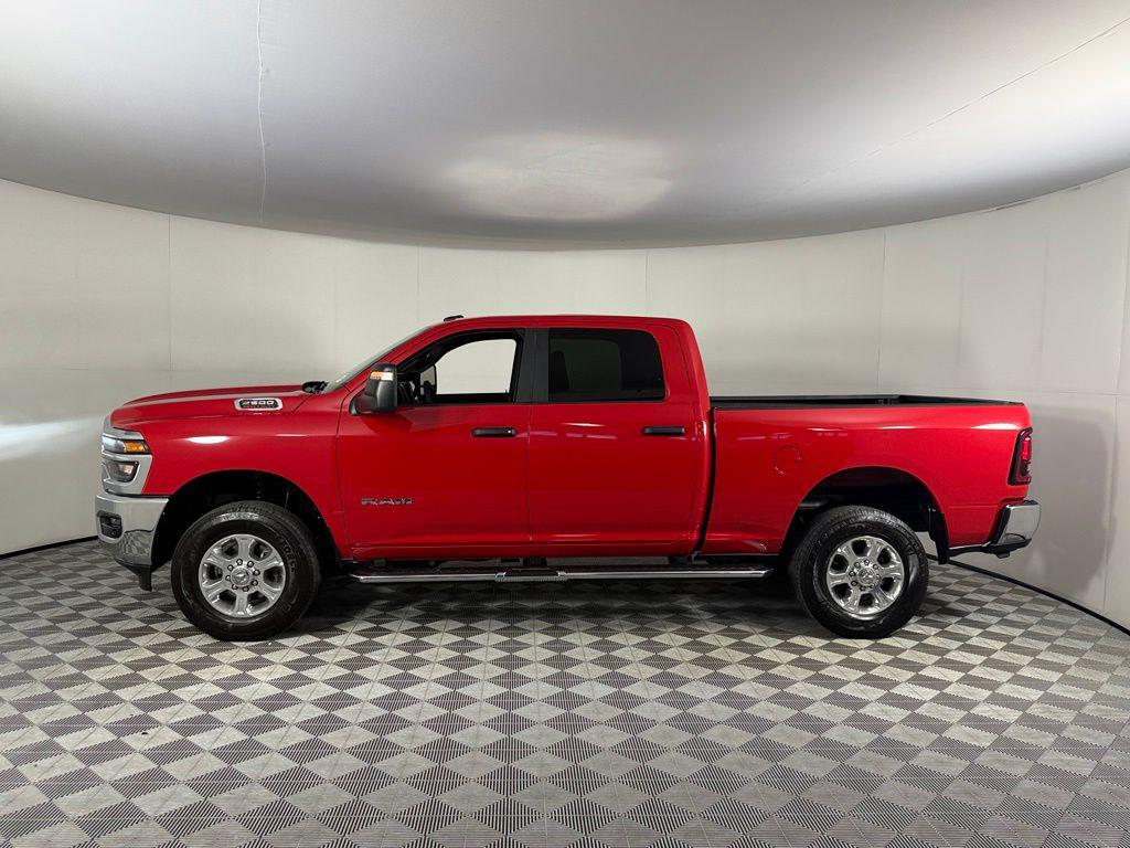 صورة 9 لـ 2026 RAM 2500 BIG HORN CREW CAB 4X4 6'4' BOX