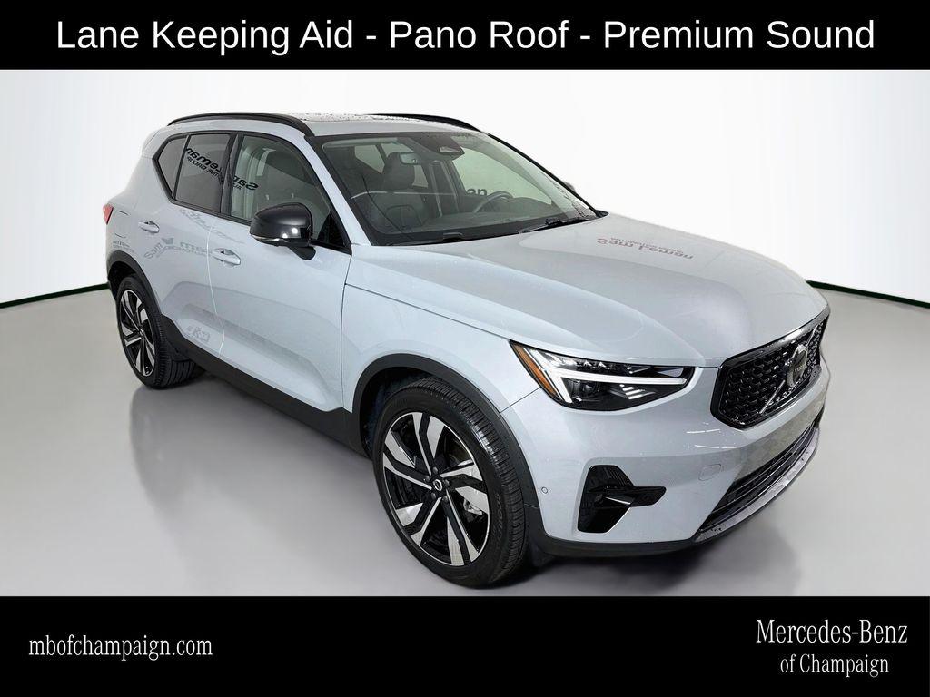 صورة 1 لـ 2025 Volvo XC40 B5 ULTRA DARK THEME