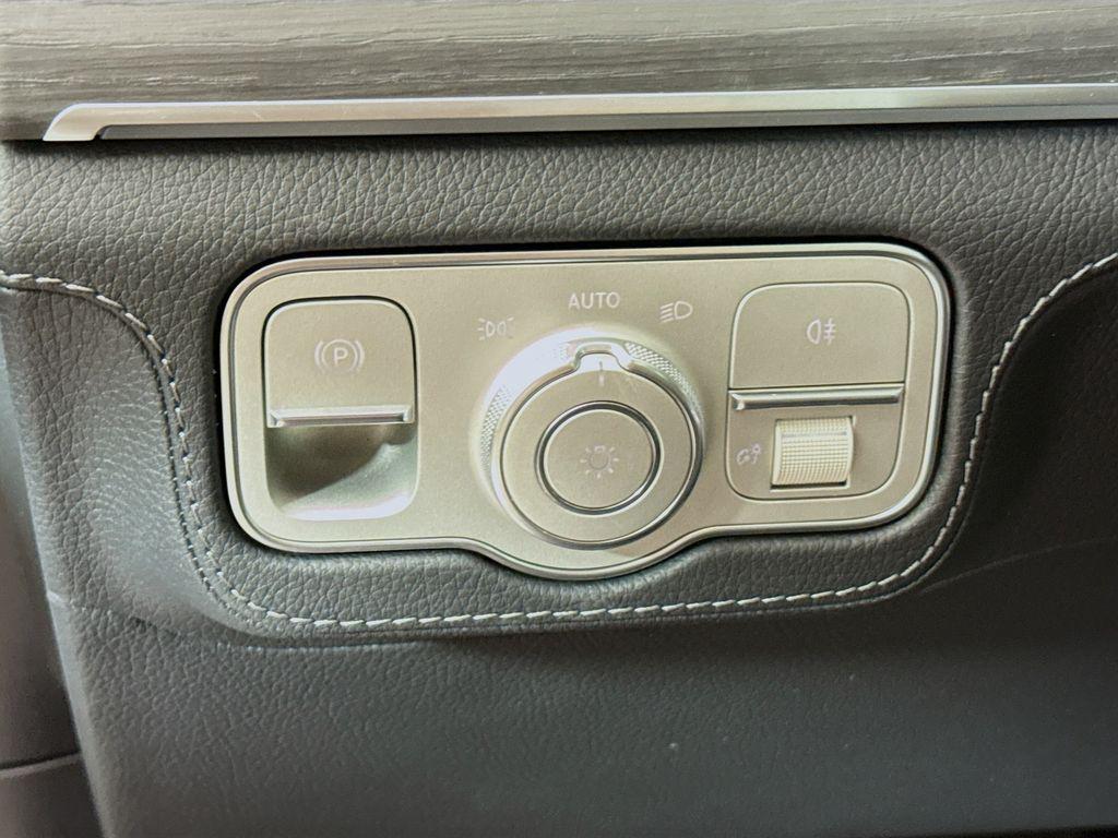 MERCEDES-BENZ GLS - 10