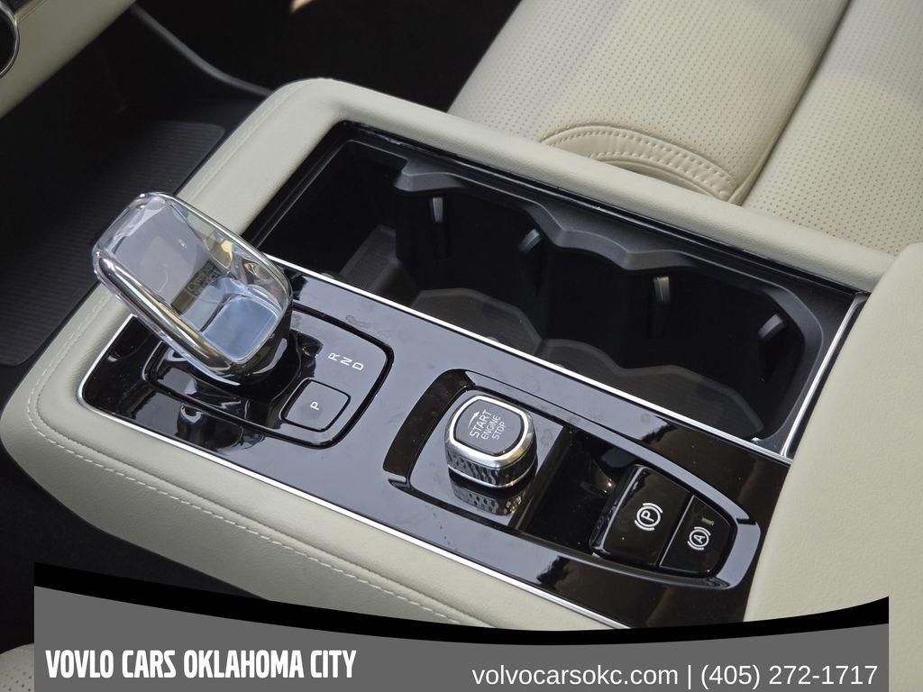 2026 Volvo XC90 B6 ULTRA 7-SEATER — фото 17