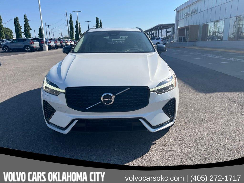 صورة 2 لـ 2023 Volvo XC60 B5 PLUS DARK THEME