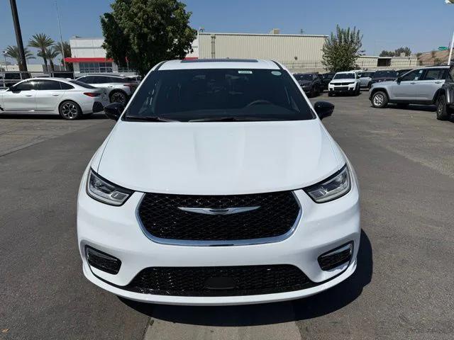 New 2026 Chrysler Pacifica L