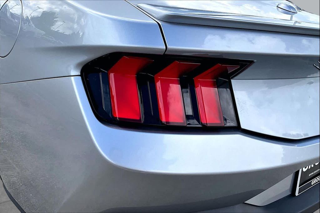 2025 FORD MUSTANG ECOBOOST PREMIUM — миниатюра 25