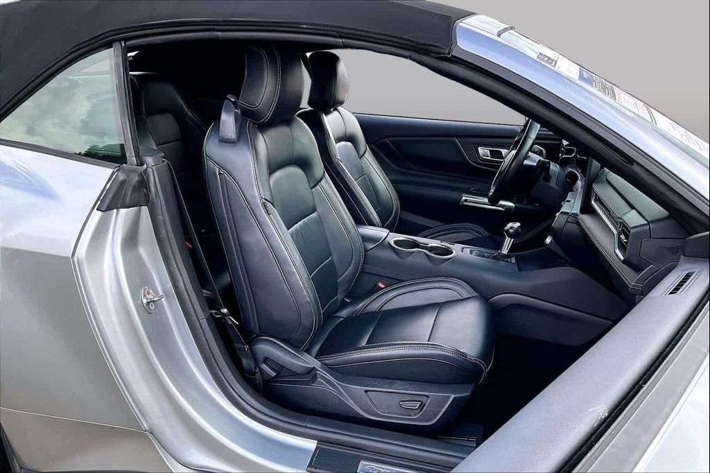 2025 FORD MUSTANG ECOBOOST PREMIUM — фото 8