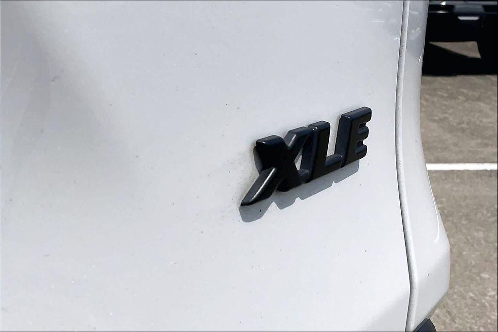 2024 Toyota RAV4 XLE PREMIUM 照片 9