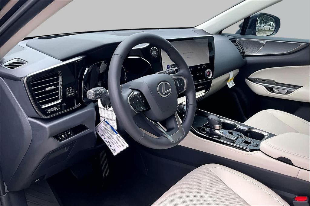 صورة مصغرة 10 لـ 2026 Lexus NX 350 LUXURY