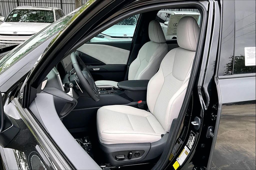 صورة مصغرة 16 لـ 2026 Lexus TX 350 PREMIUM