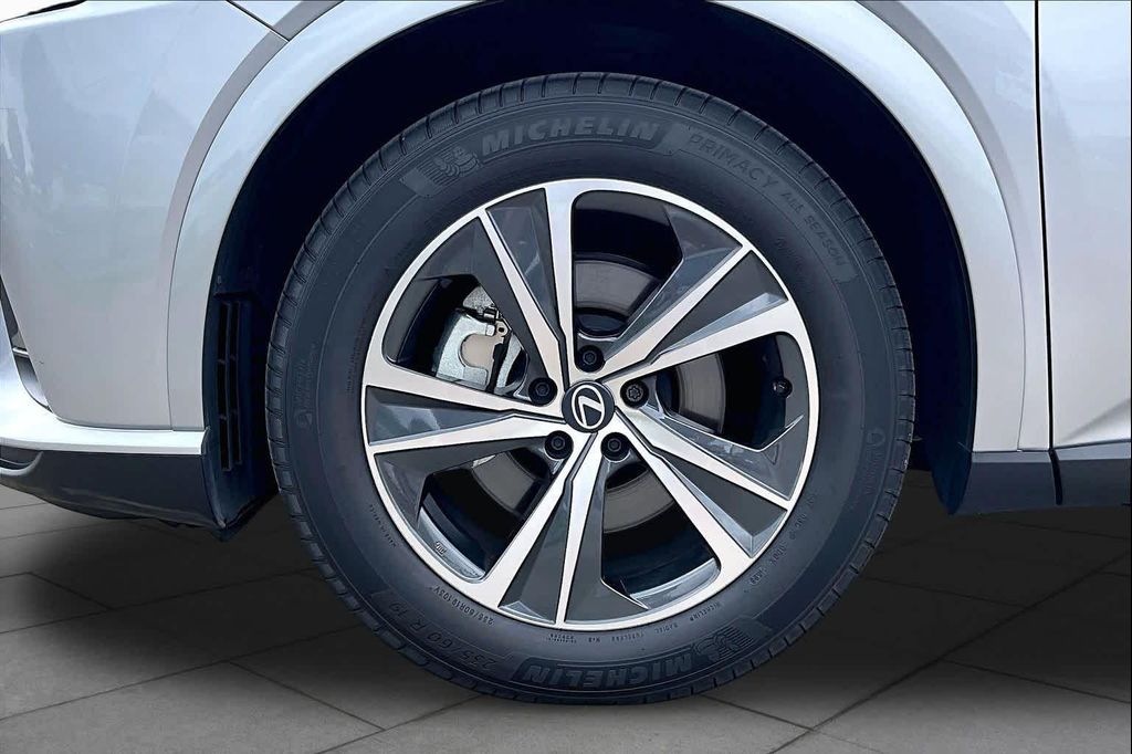 صورة 9 لـ 2026 Lexus RX 350 PREMIUM