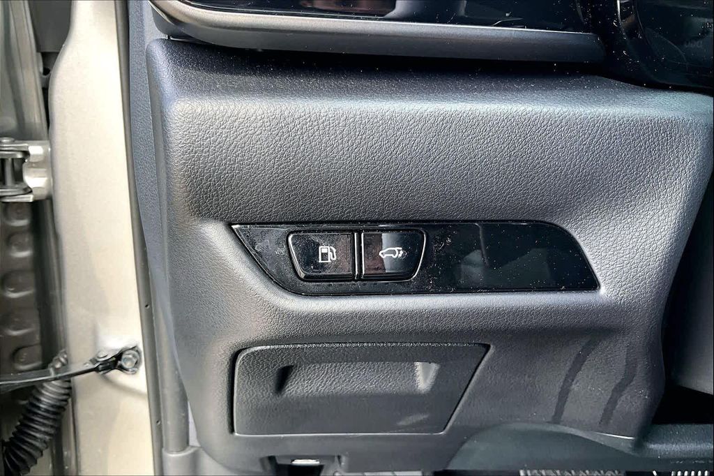 صورة مصغرة 33 لـ 2025 Lexus NX 250 PREMIUM