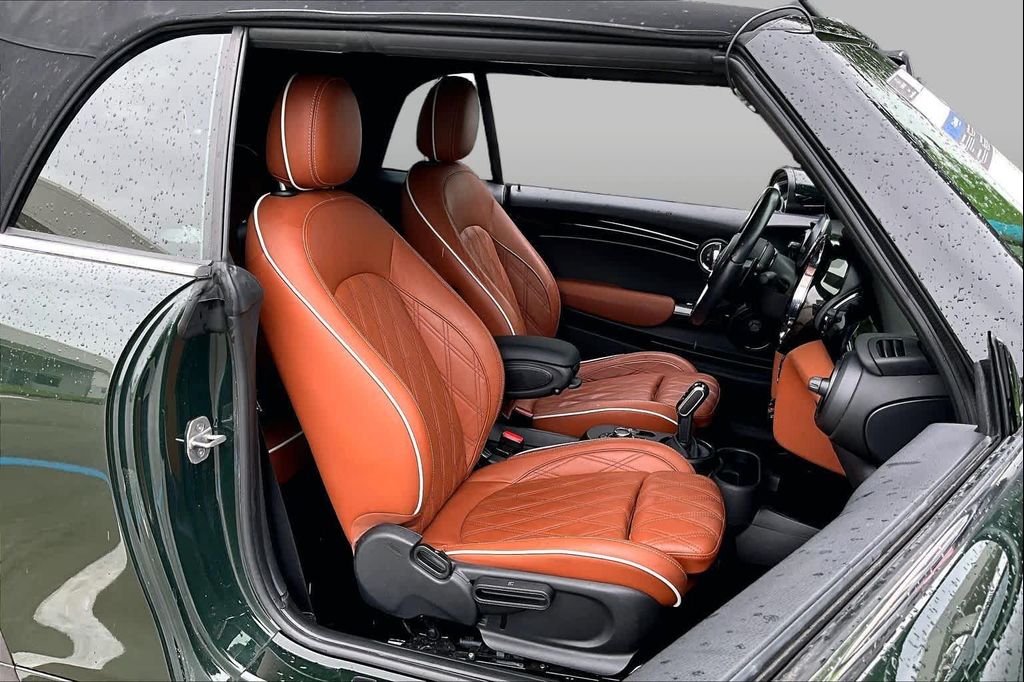 2023 MINI CONVERTIBLE JOHN COOPER WORKS — миниатюра 8