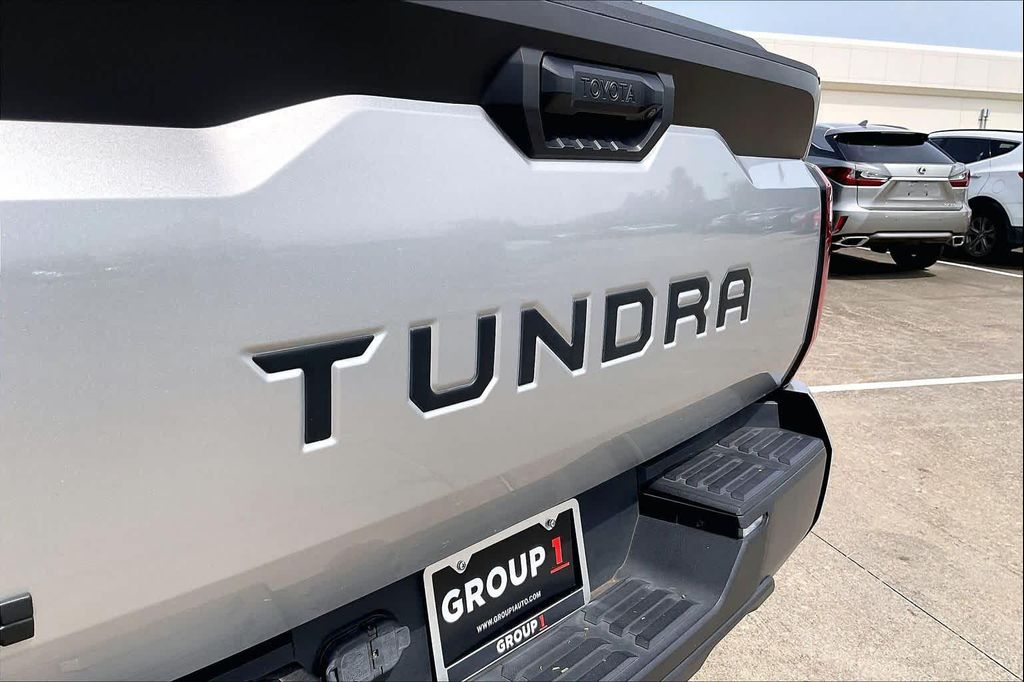 صورة مصغرة 29 لـ 2022 Toyota TUNDRA SR5