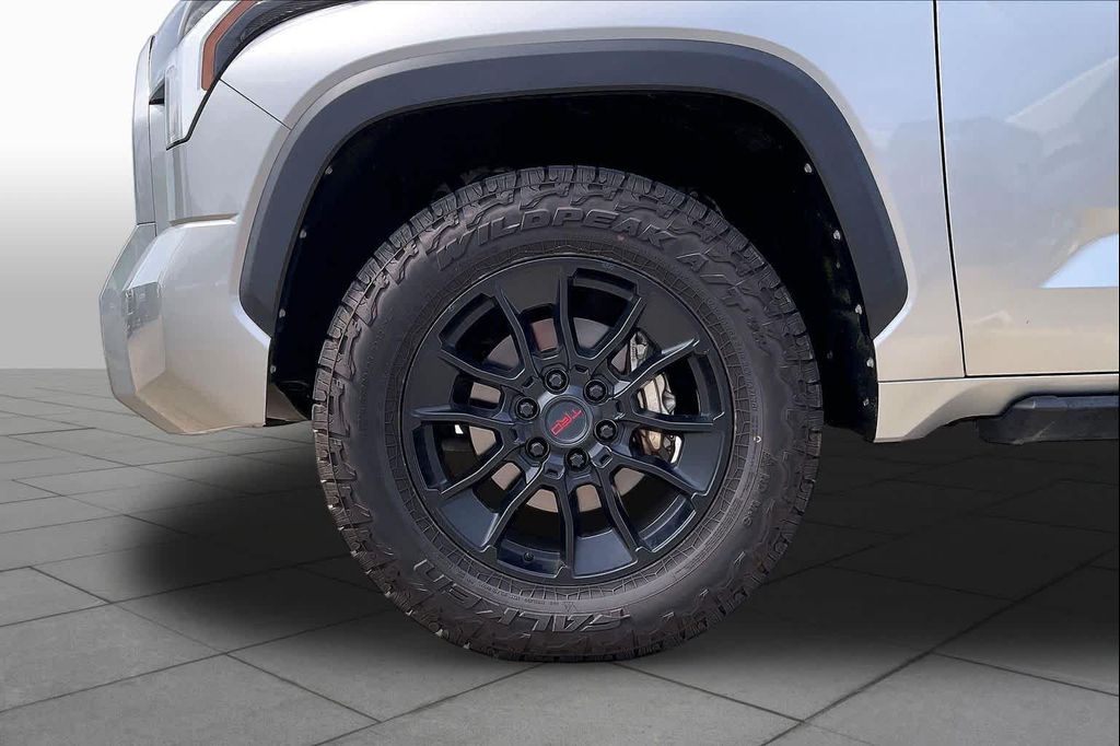 صورة 10 لـ 2022 Toyota TUNDRA SR5