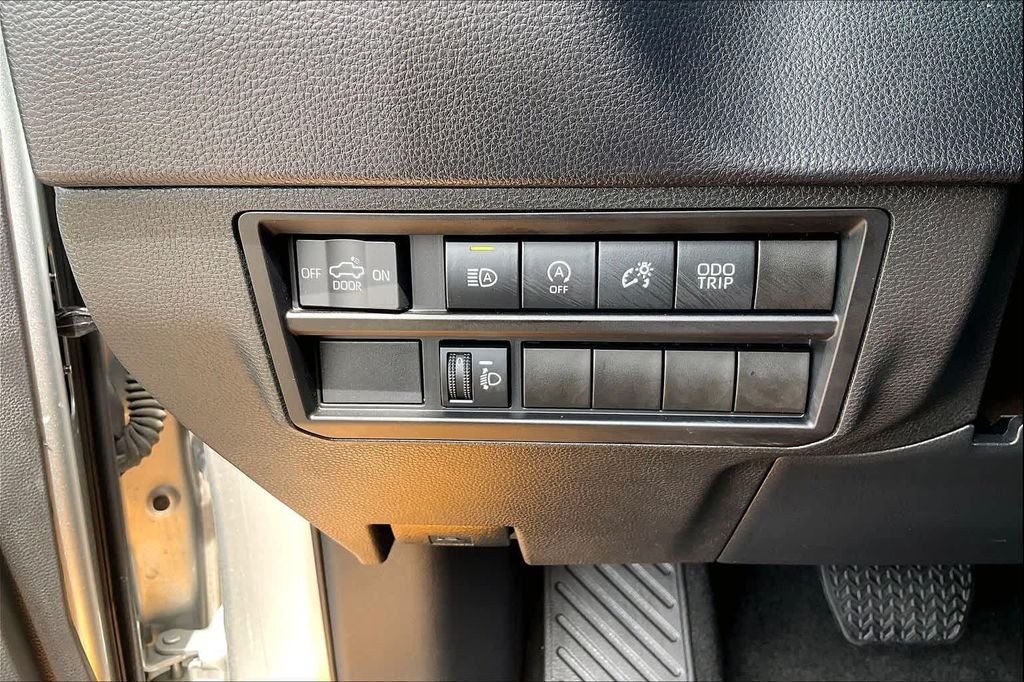 صورة مصغرة 34 لـ 2022 Toyota TUNDRA SR5
