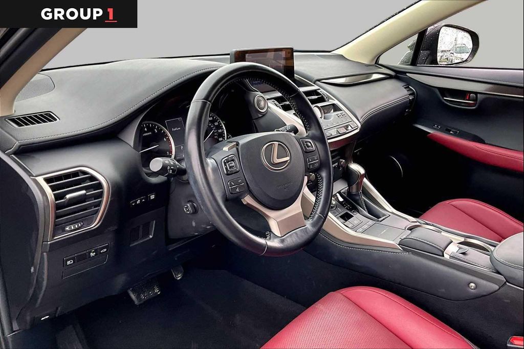 صورة مصغرة 15 لـ 2020 Lexus NX 300 BASE