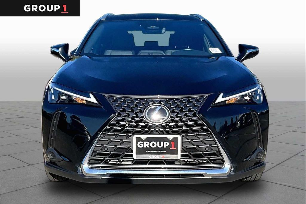 2025 Lexus UX 300H PREMIUM — фото 4