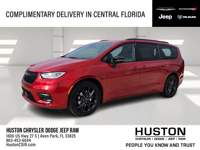 New 2026 Chrysler Pacifica Select FWD