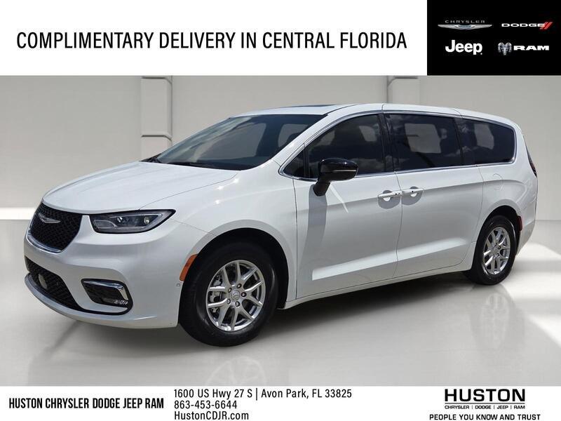 New 2026 Chrysler Pacifica Select FWD