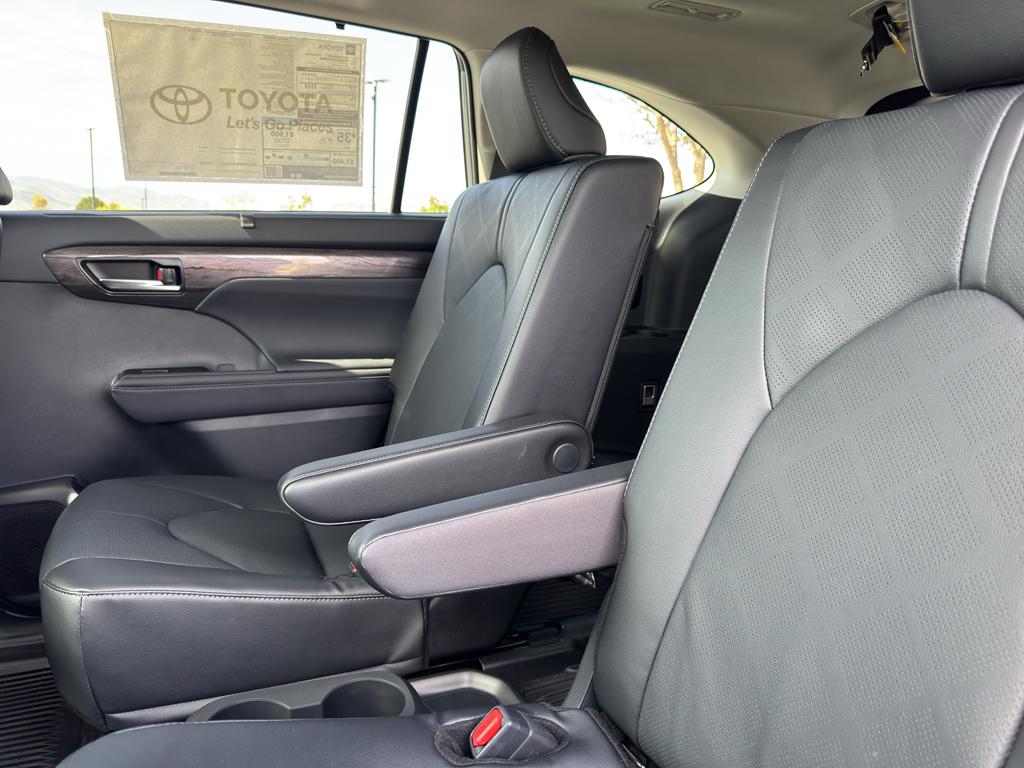 TOYOTA HIGHLANDER - 10