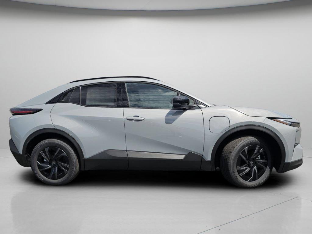 صورة مصغرة 21 لـ 2026 Toyota C-HR SE
