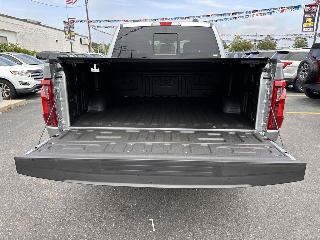 صورة 8 لـ 2025 FORD F-150 XLT