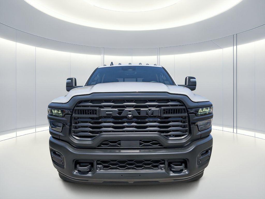 صورة 8 لـ 2026 RAM 3500 TRADESMAN CREW CAB 4X4 8' BOX